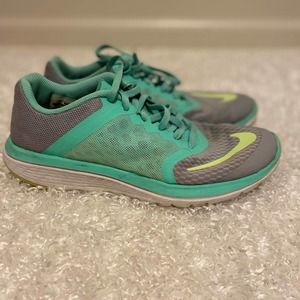 NIKE | FS Lite Run 3 Running Shoes Size 8